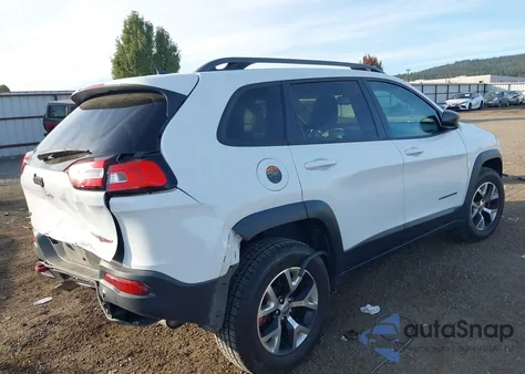 2015 Jeep Cherokee Trailhawk from USA, damaged, VIN 1C4PJMBB2FW770174
